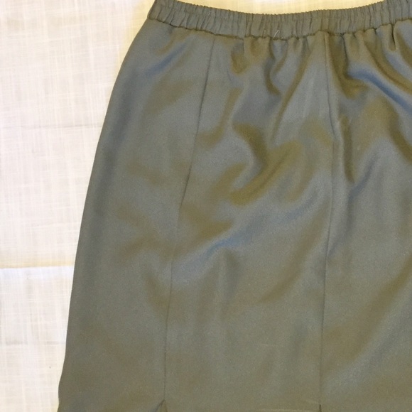 Two-piece suit. Lined, grey, beautiful, elegant. - Picture 3 of 7